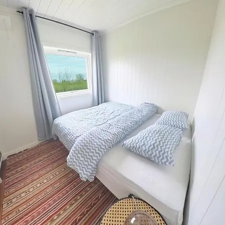 2 Bedroom In Island Paradise Sandnessjoen